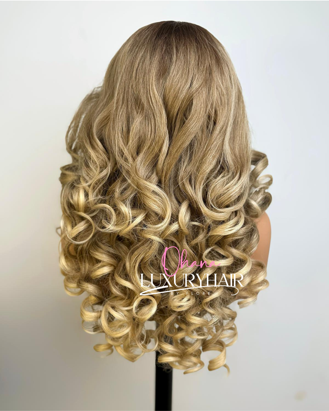 Perruque Chloé – Blond Caramel Bouclé