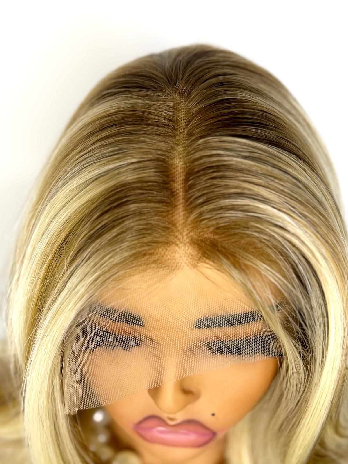 Perruque Aïcha – Blond Miel Long Ondulé