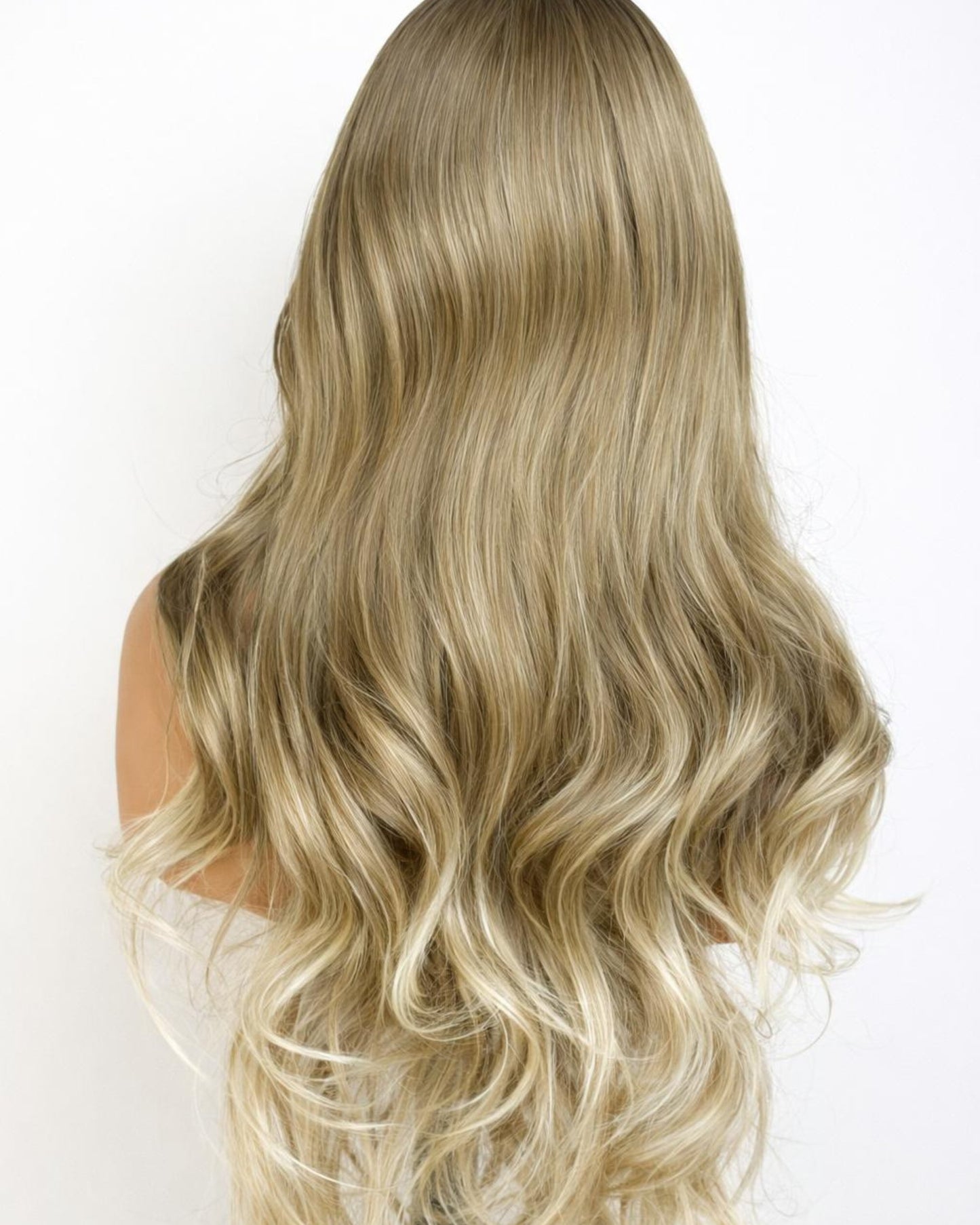 Perruque Talya– L’éclat blond cendré au naturel