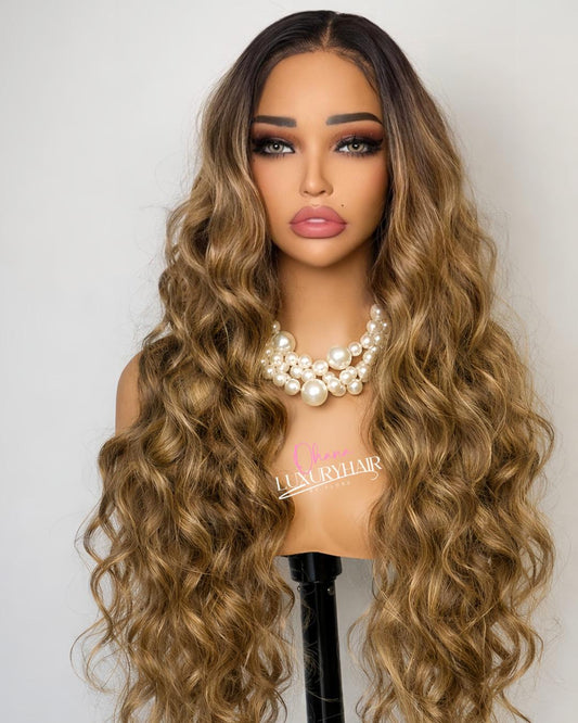 Perruque Sofia – L’élégance dorée au naturel